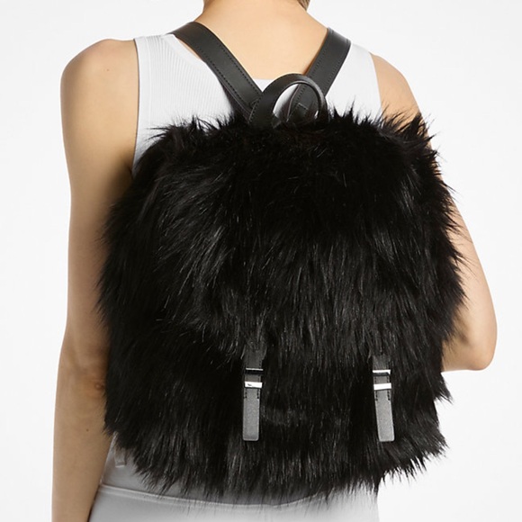 MICHAEL MICHAEL KORS Quinn Medium Flap Faux Fur Backpack
Black 
NWT - Picture 3 of 16